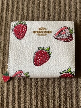Coach Snap Wallet
With Strawberry Print NWT